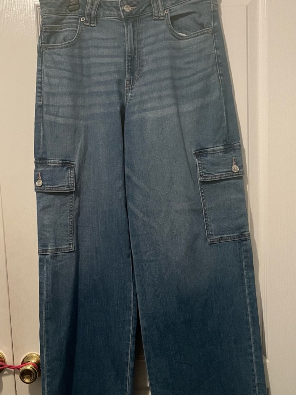 American Eagle Outfitters Relaxed Wide-Leg Cargo Jeans in Faded Blue